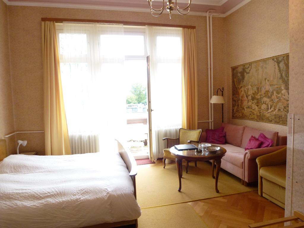 Hotel Tanneck Baden-Baden Værelse billede